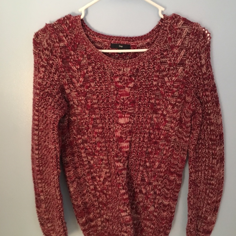 Gap sweater